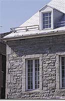 Immeuble à l'angle nord-ouest